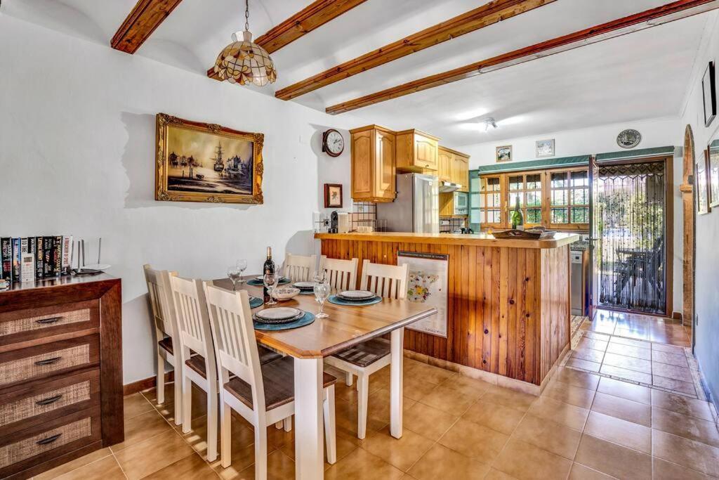 La Isla Casa Barnaby Villa Platja de Larenal Buitenkant foto